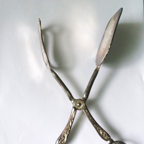 Three Vintage Silver Plated over Zinc Alloy Serving Tongs in Original Box - Picture 14 of 15